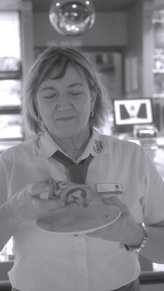 Wir lieben Nußstollen 😍 Du auch? 😏

#stollen #weihnachtsgebäck #naschen